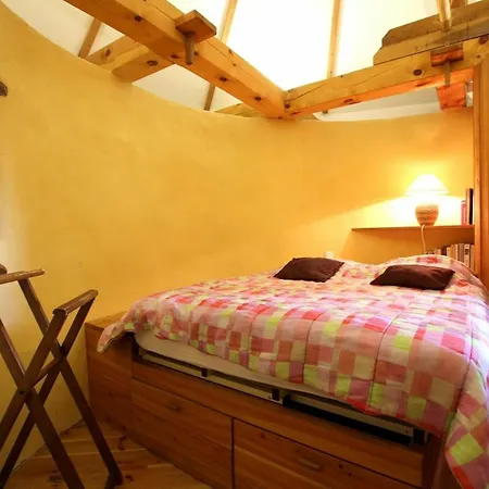 Petit Moulin Avec Jardin, Pres Des Moulins Et Eoliennes - Fr-1-582-213 Holiday home Ally (Haute-Loire)