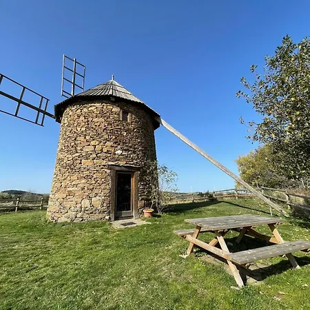 Petit Moulin Avec Jardin, Pres Des Moulins Et Eoliennes - Fr-1-582-213 Holiday home Ally (Haute-Loire)