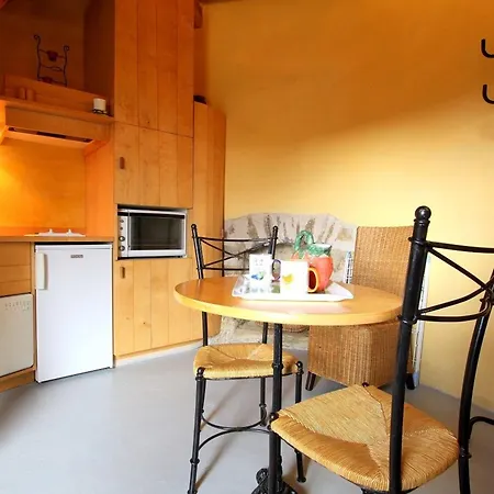 Petit Moulin Avec Jardin, Pres Des Moulins Et Eoliennes - Fr-1-582-213 Ally (Haute-Loire)